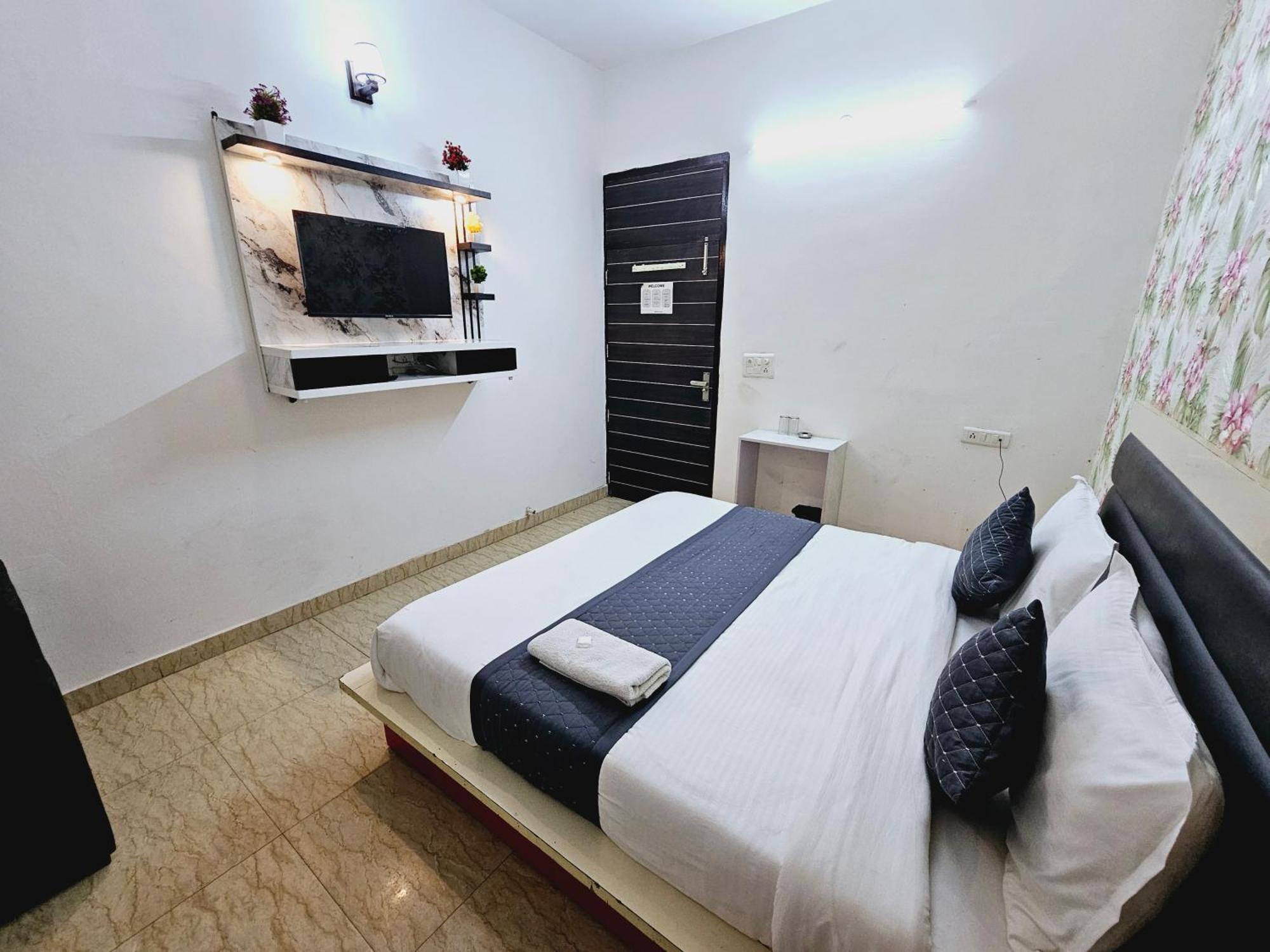 Hotel Tulip Near Delhi Airport New Delhi Eksteriør billede