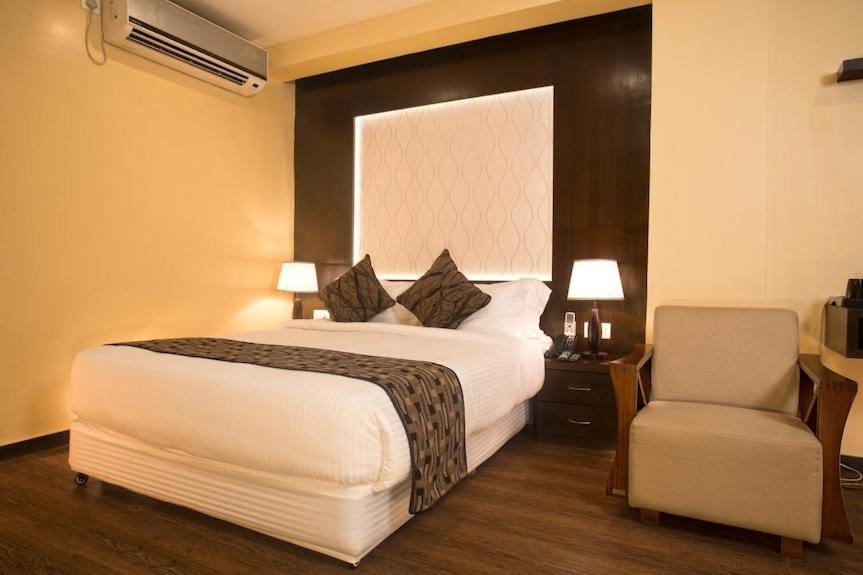Hotel Tulip Near Delhi Airport New Delhi Eksteriør billede